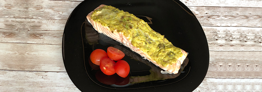 Avocado and basil salmon fillets